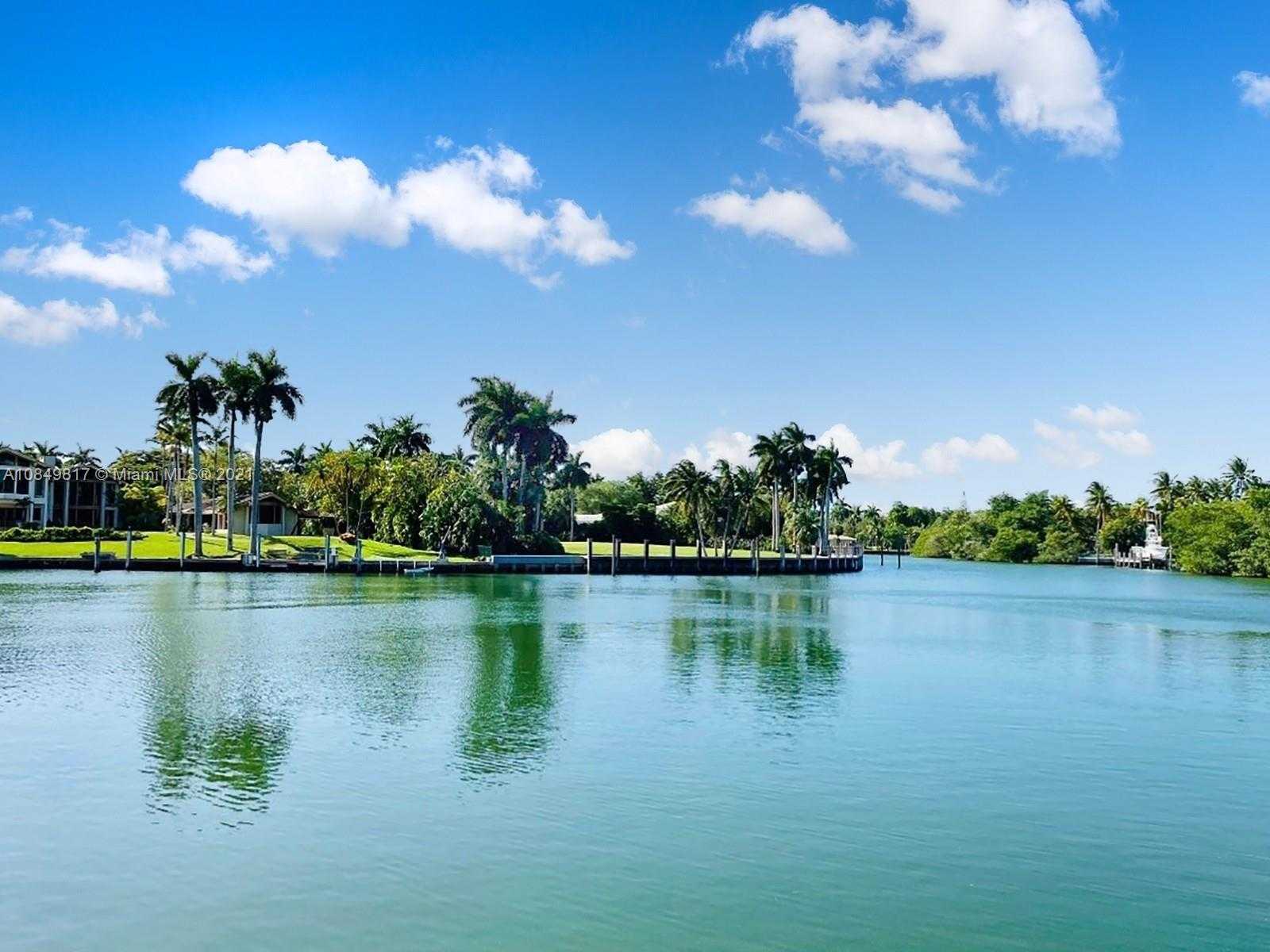 Small Image of 650 CASUARINA CONCOURSE, Coral Gables Number 13