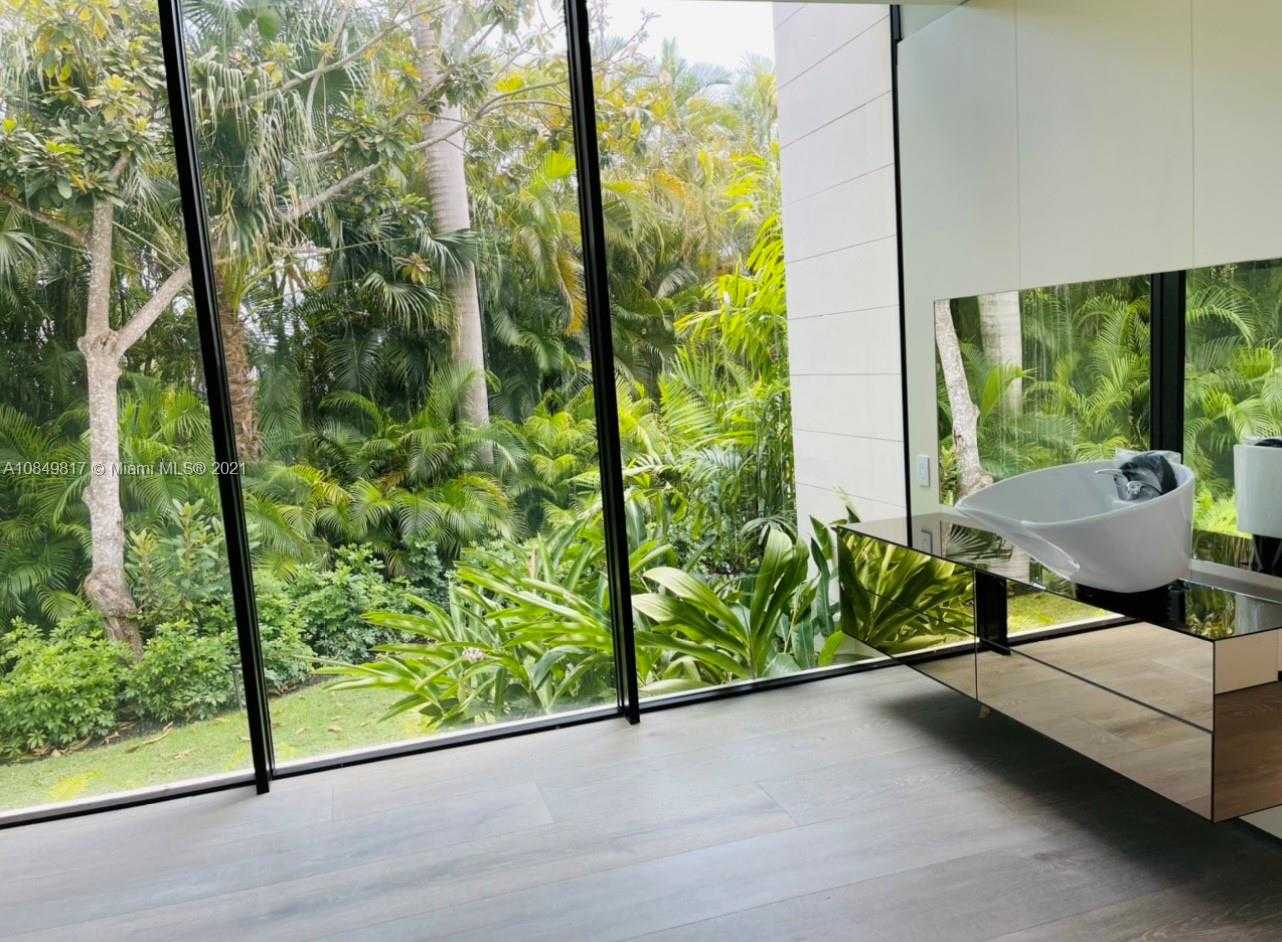 Small Image of 650 CASUARINA CONCOURSE, Coral Gables Number 27