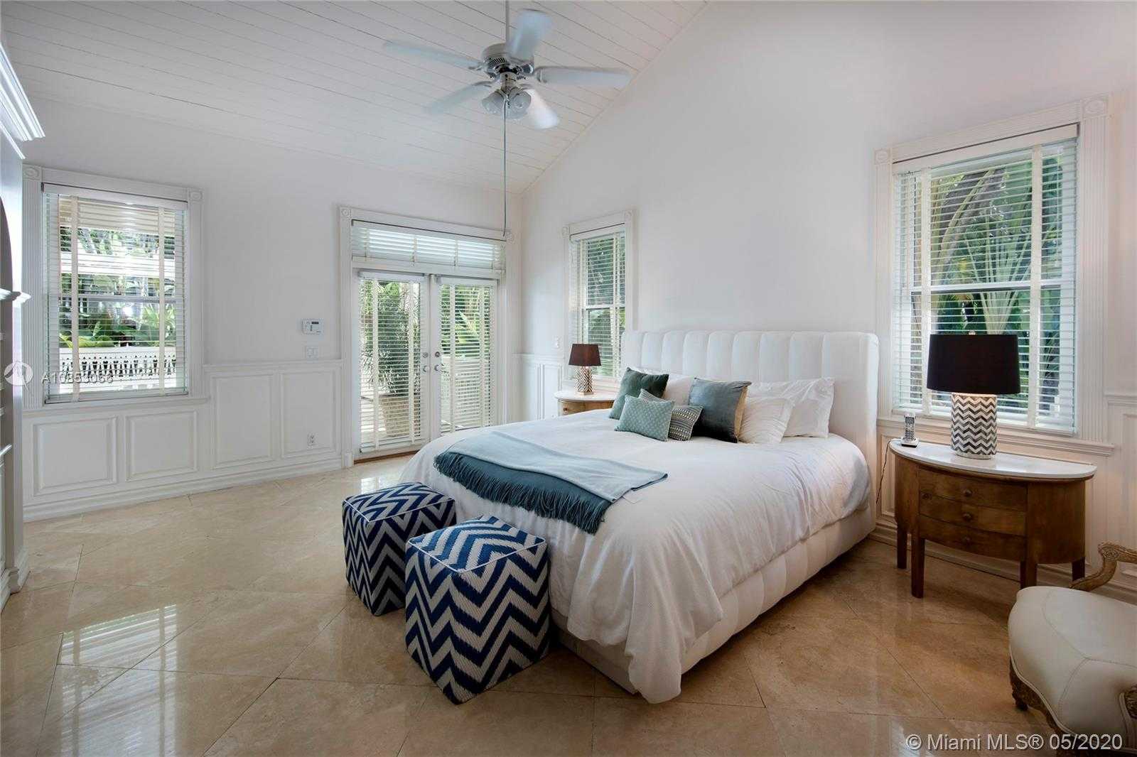 Small Image of 1 W Star Island Dr, Miami Beach, FL 33139, USA Number 25