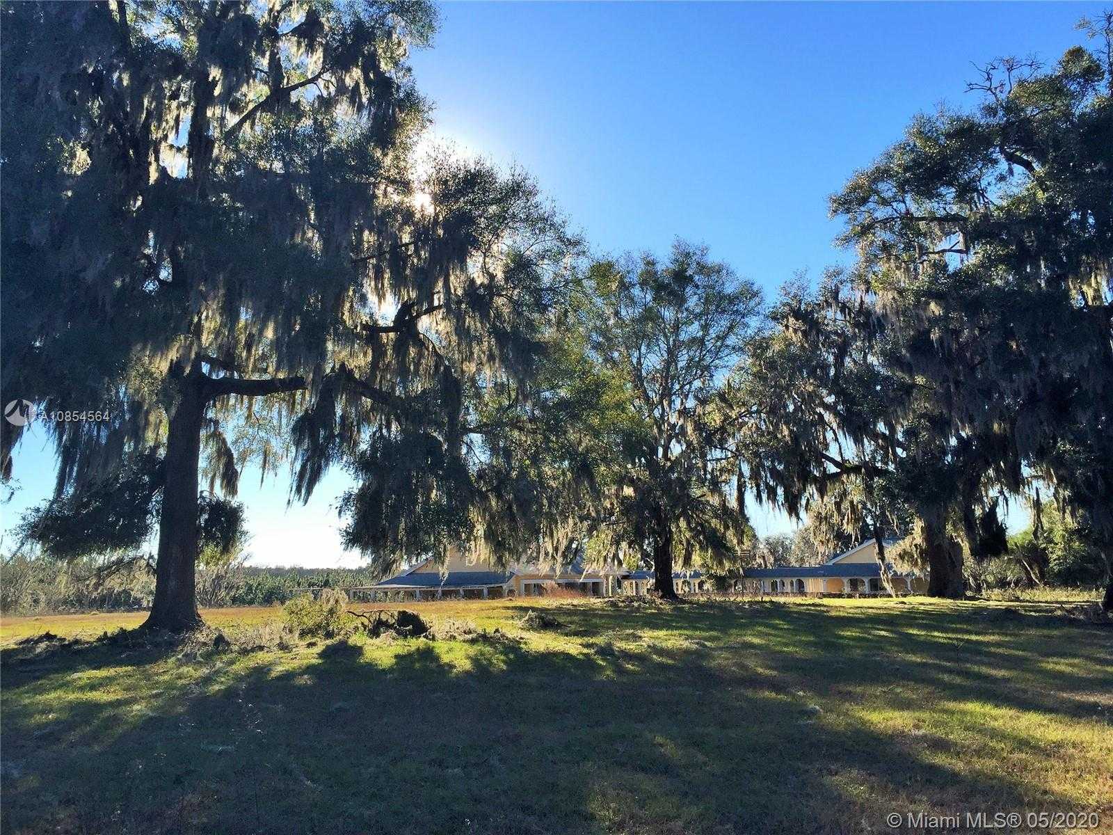 Small Image of 18828 NORTH WEST COUNTY ROAD 231, Gainesville Number 5
