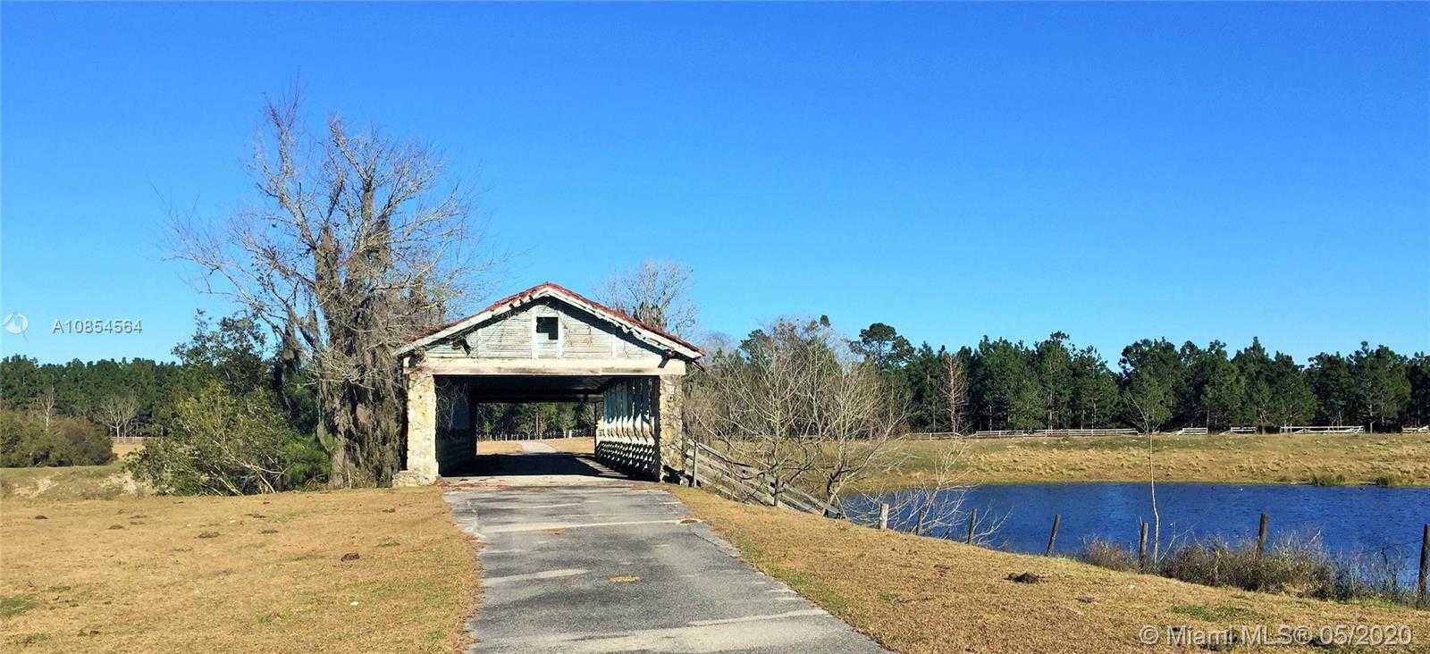 Small Image of 18828 NORTH WEST COUNTY ROAD 231, Gainesville Number 8