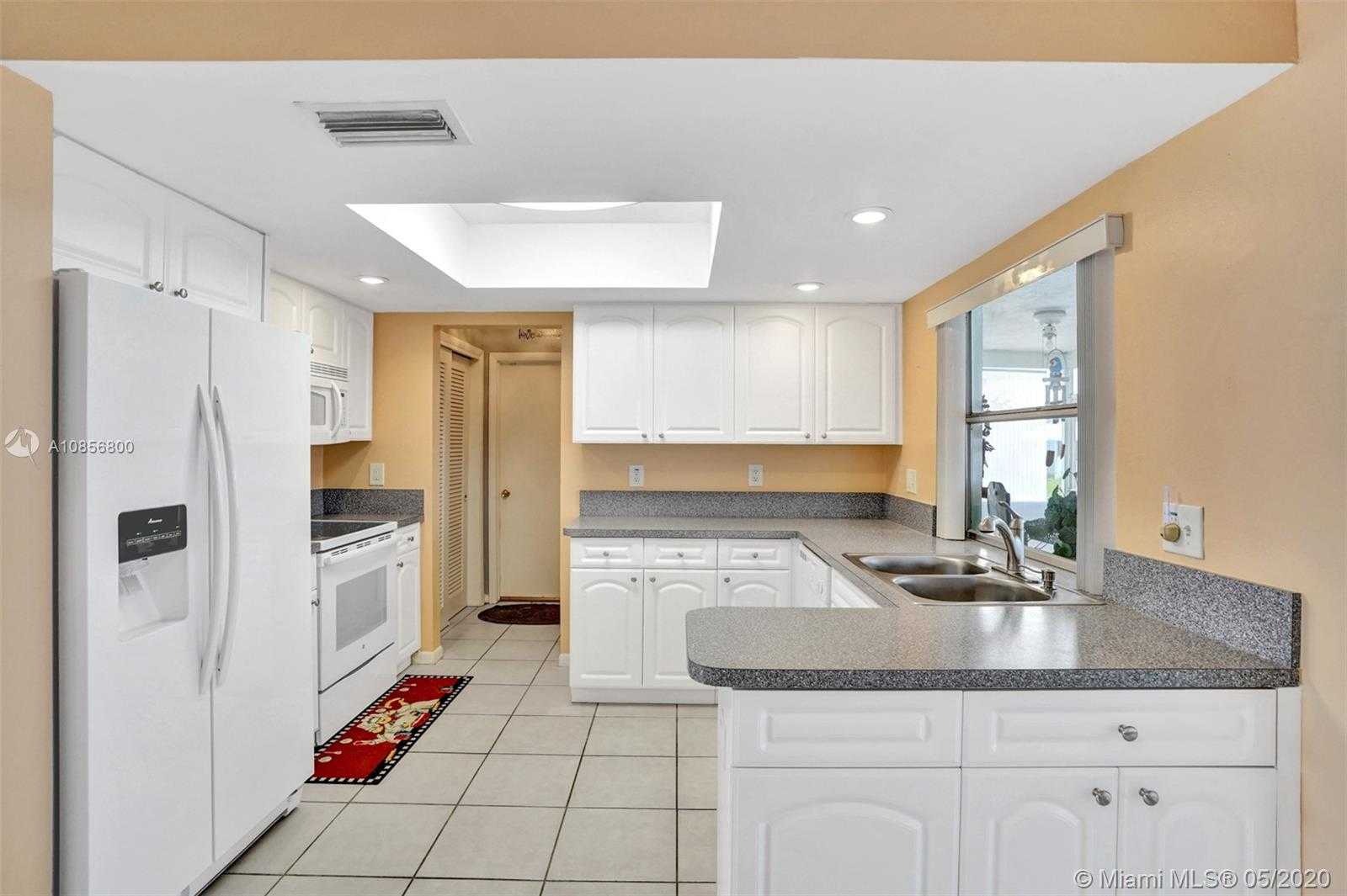 Small Image of 6935 NORTH WEST 11TH ST, Margate Number 11