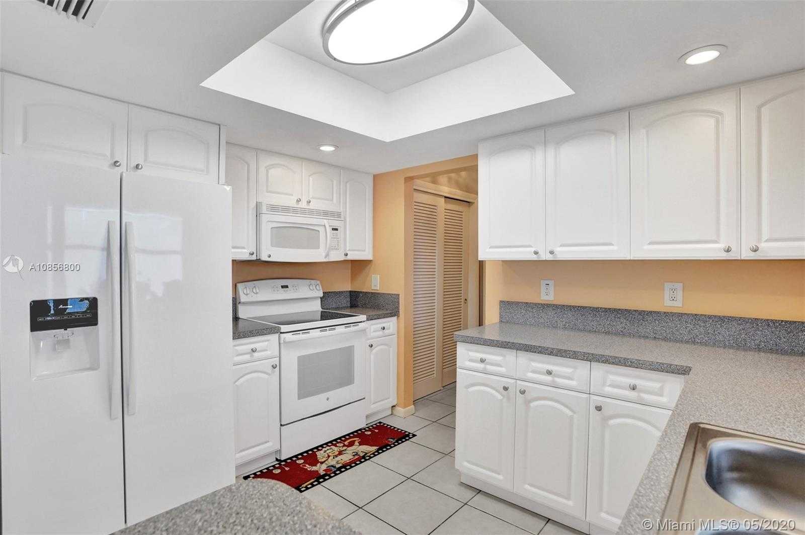 Small Image of 6935 NORTH WEST 11TH ST, Margate Number 12
