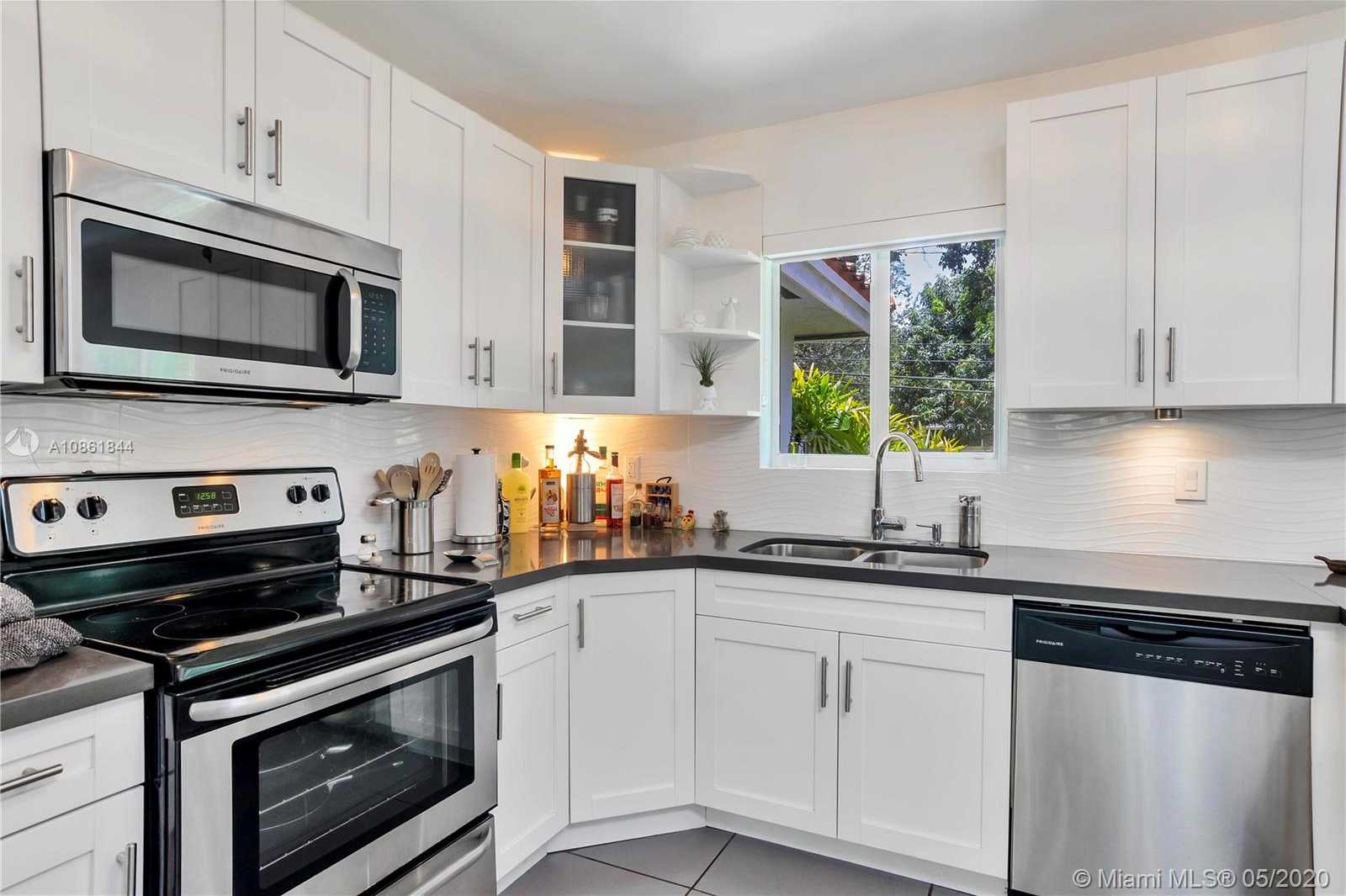 Small Image of 137 NORTH WEST 106TH ST, Miami Shores Number 12