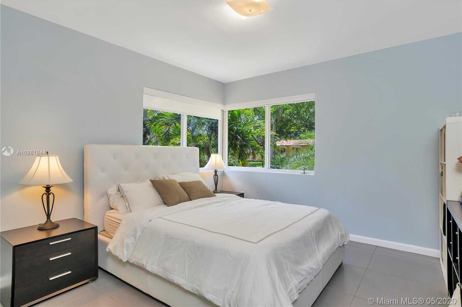 Small Image of 137 NORTH WEST 106TH ST, Miami Shores Number 22