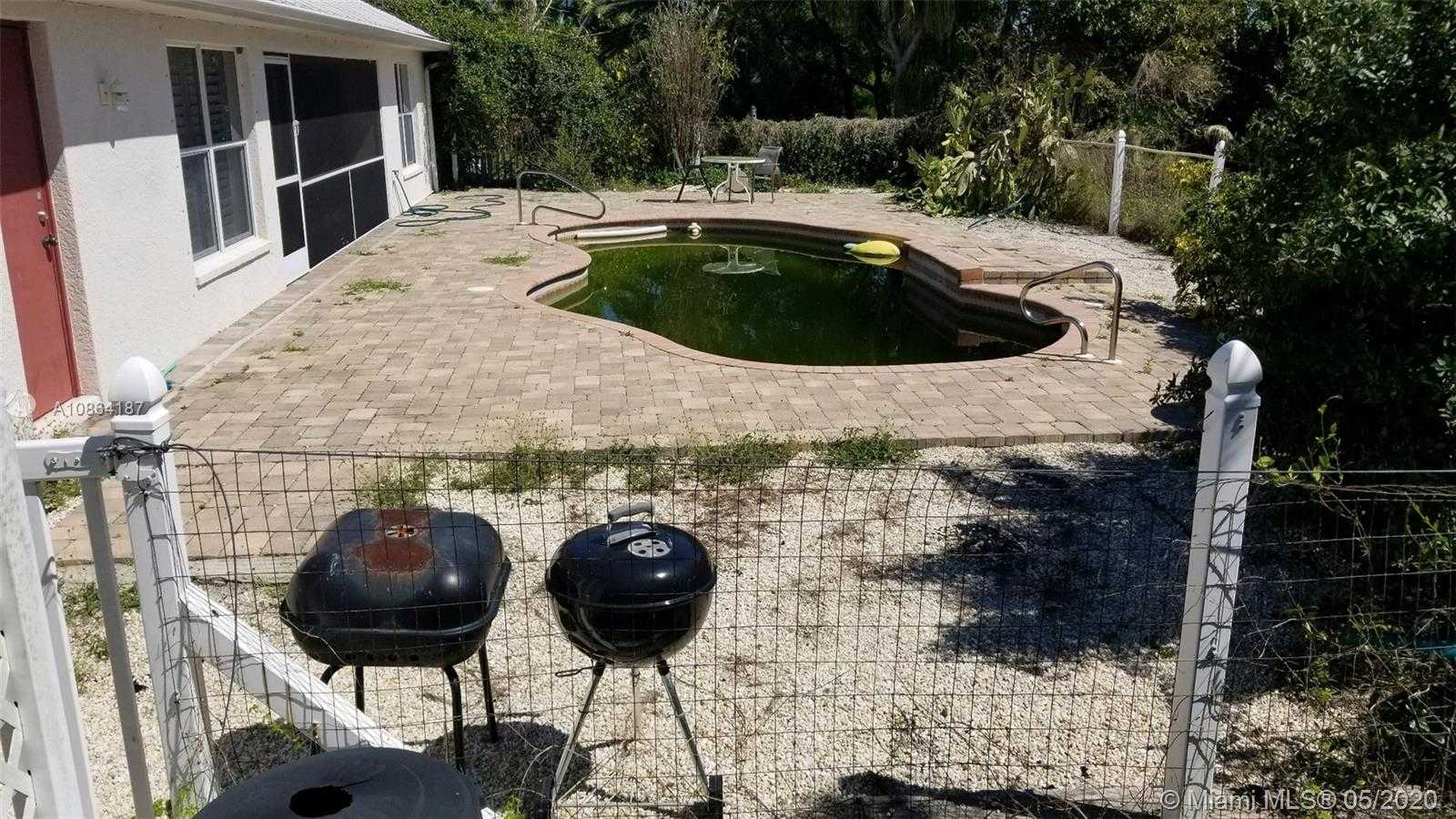 Small Image of 16020 COOK ROAD, Fort Myers Number 3