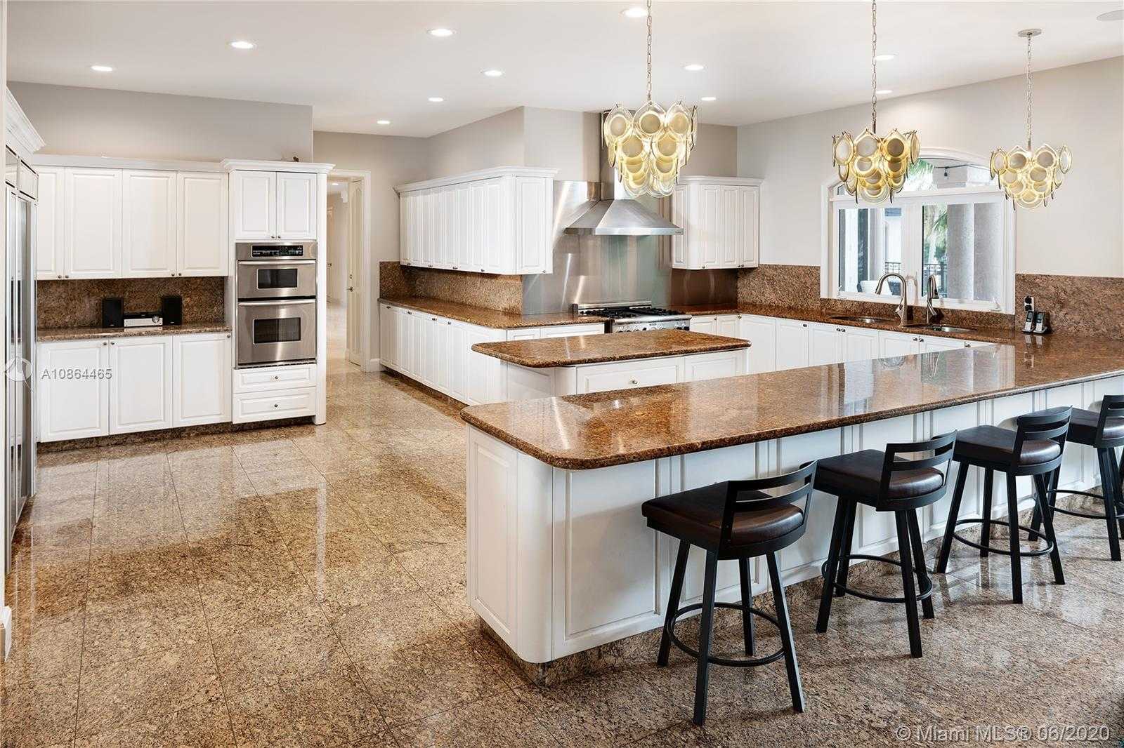 Small Image of 24 TAHITI BEACH ISLAND RD, Coral Gables Number 13