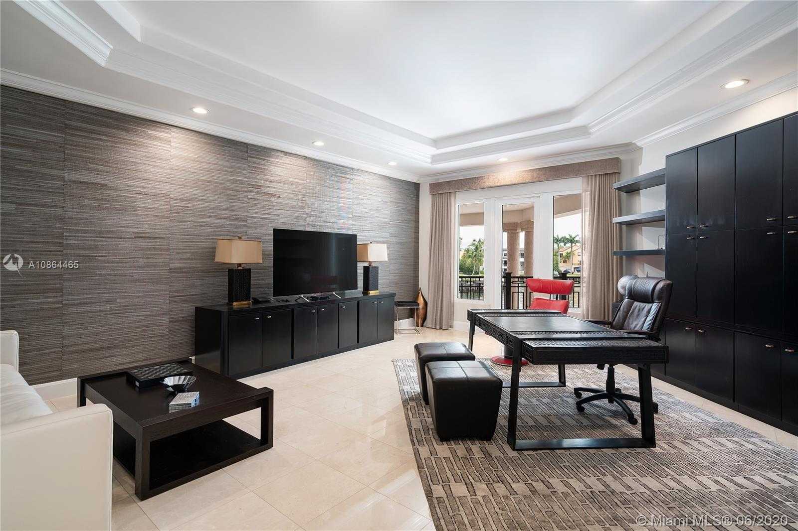 Small Image of 24 TAHITI BEACH ISLAND RD, Coral Gables Number 16