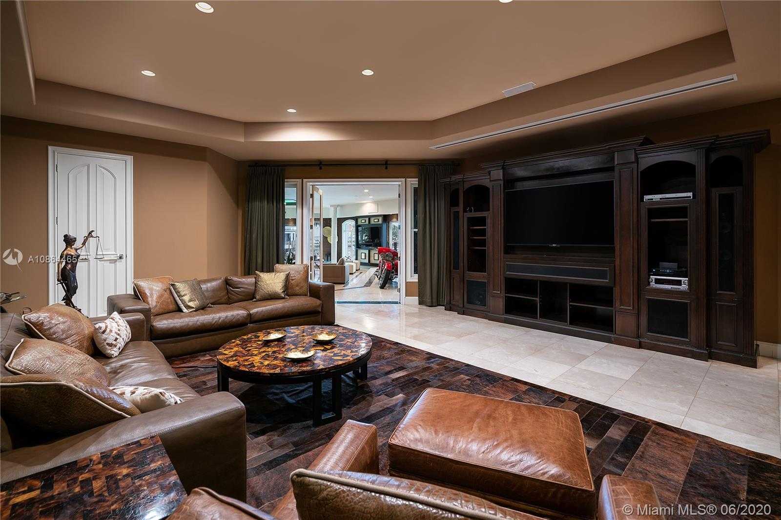 Small Image of 24 TAHITI BEACH ISLAND RD, Coral Gables Number 17