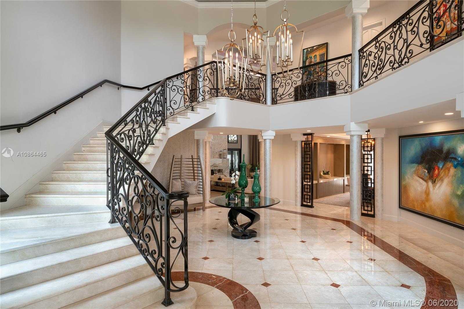 Small Image of 24 TAHITI BEACH ISLAND RD, Coral Gables Number 18