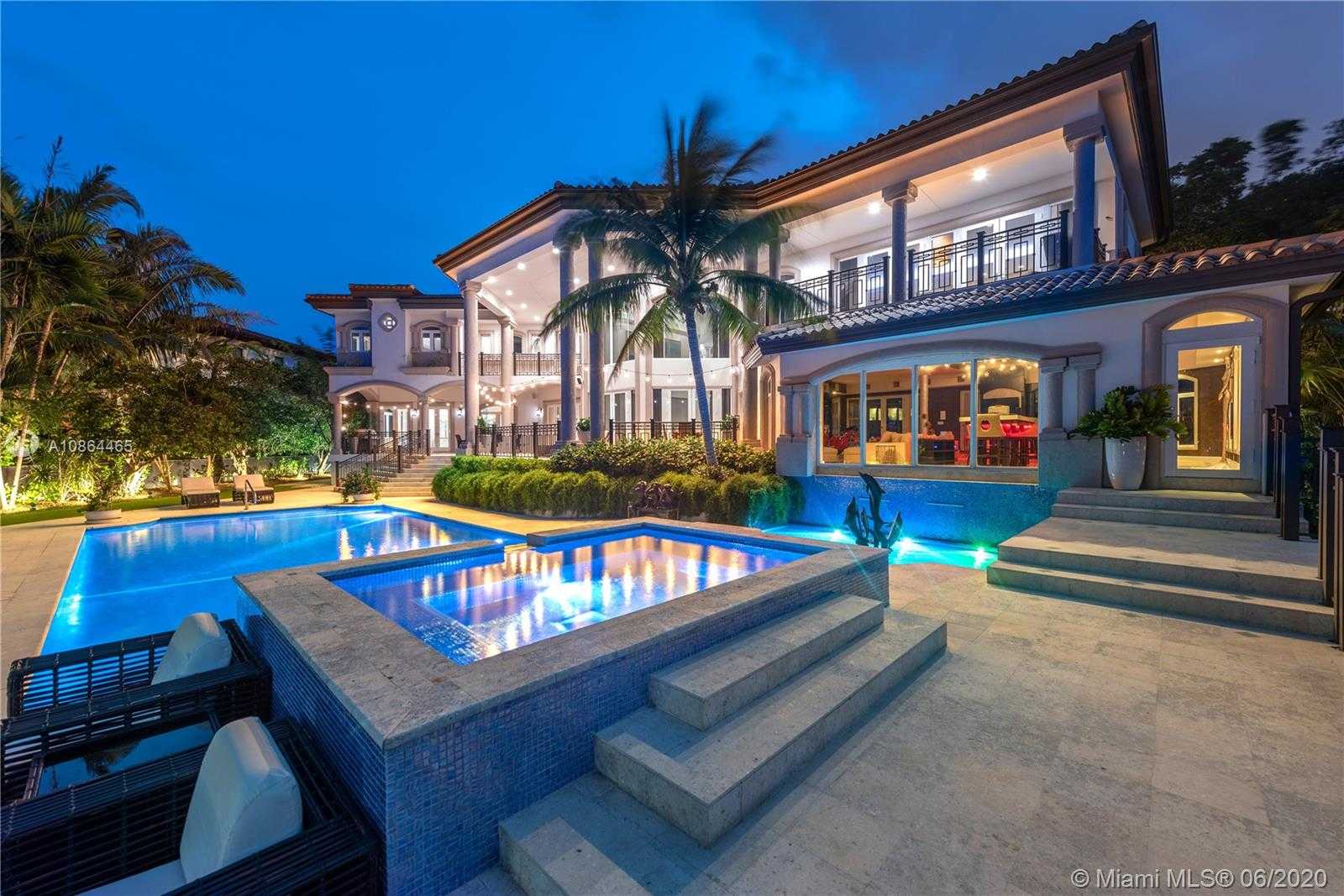 Small Image of 24 TAHITI BEACH ISLAND RD, Coral Gables Number 2