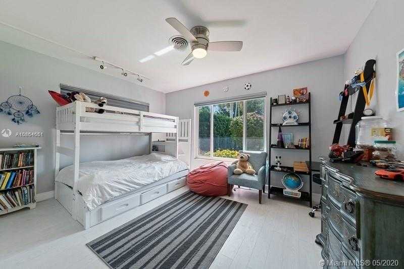 Small Image of 512 ISLE OF CAPRI DR, Fort Lauderdale Number 7