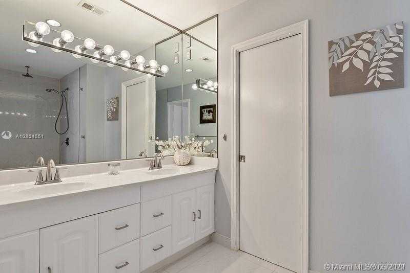 Small Image of 512 ISLE OF CAPRI DR, Fort Lauderdale Number 9