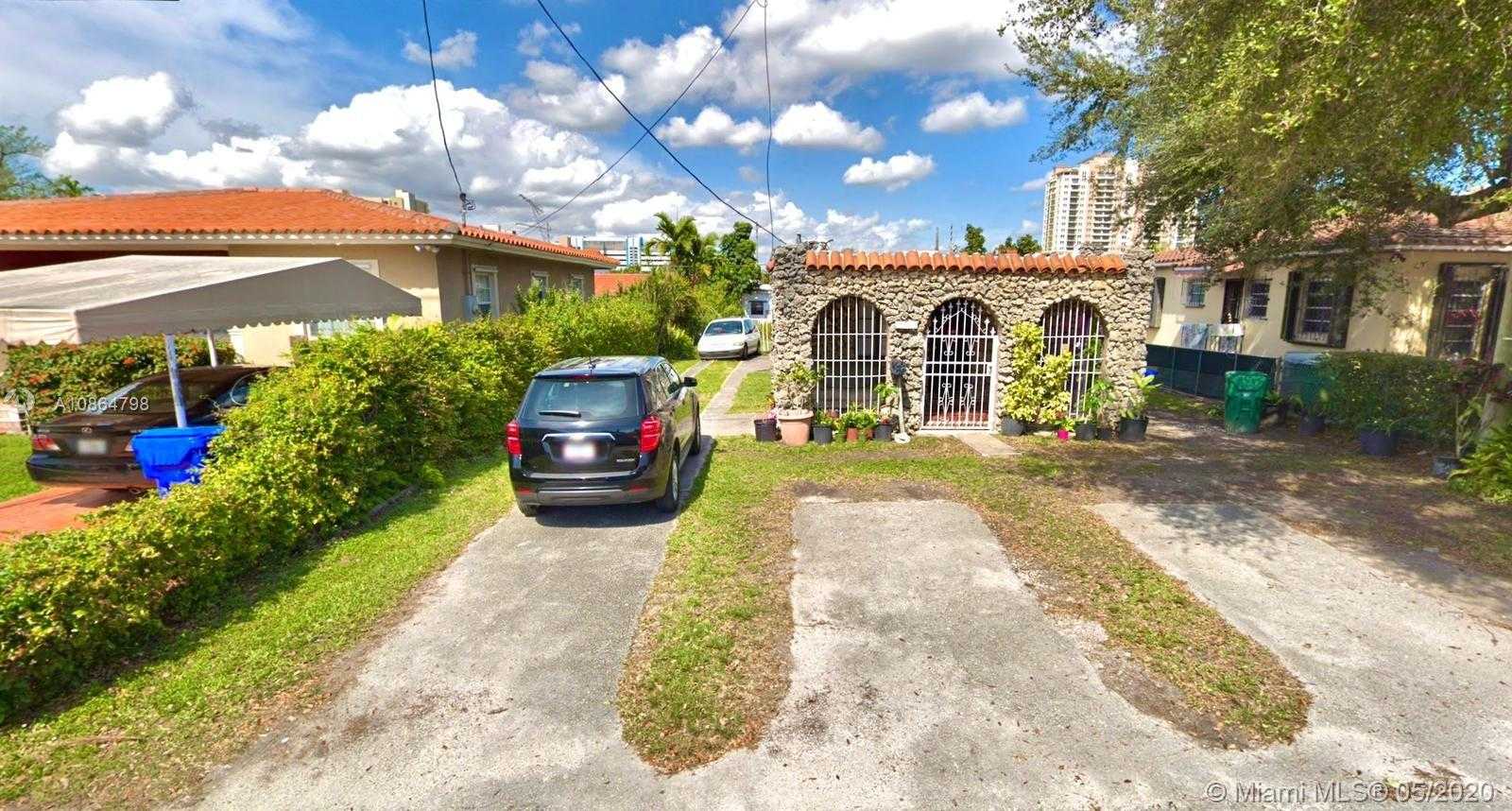 Small Image of 3329 SOUTH WEST 24TH ST, Miami Number 2