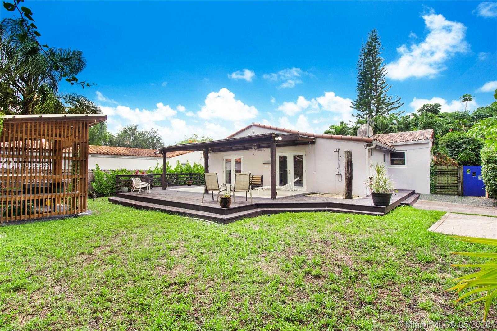 Small Image of 651 NORTH EAST 72ND TER, Miami Number 12