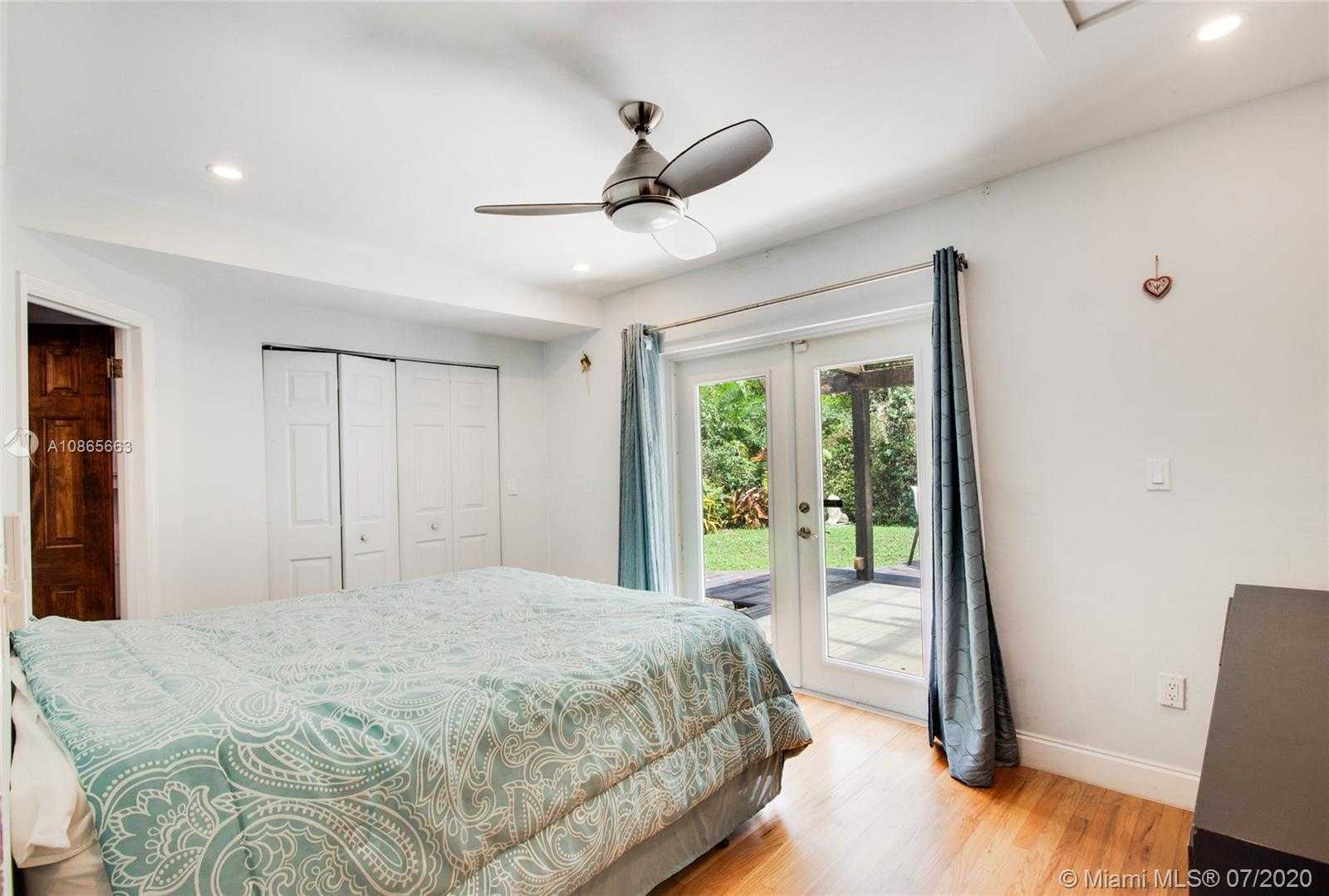 Small Image of 651 NORTH EAST 72ND TER, Miami Number 6
