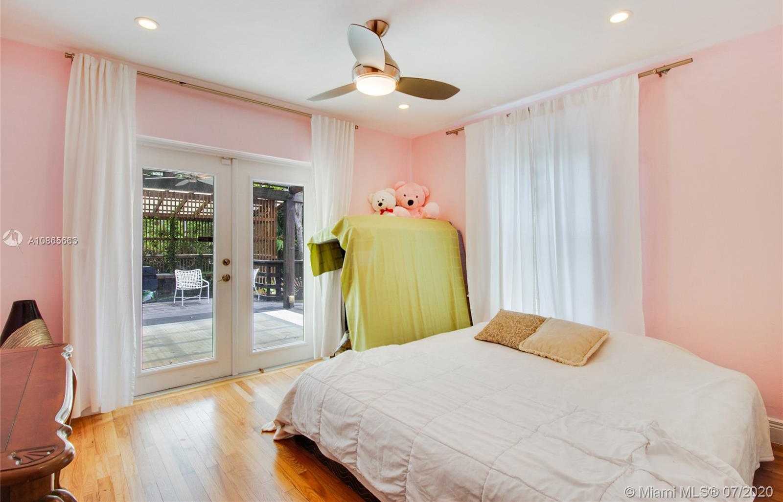 Small Image of 651 NORTH EAST 72ND TER, Miami Number 8