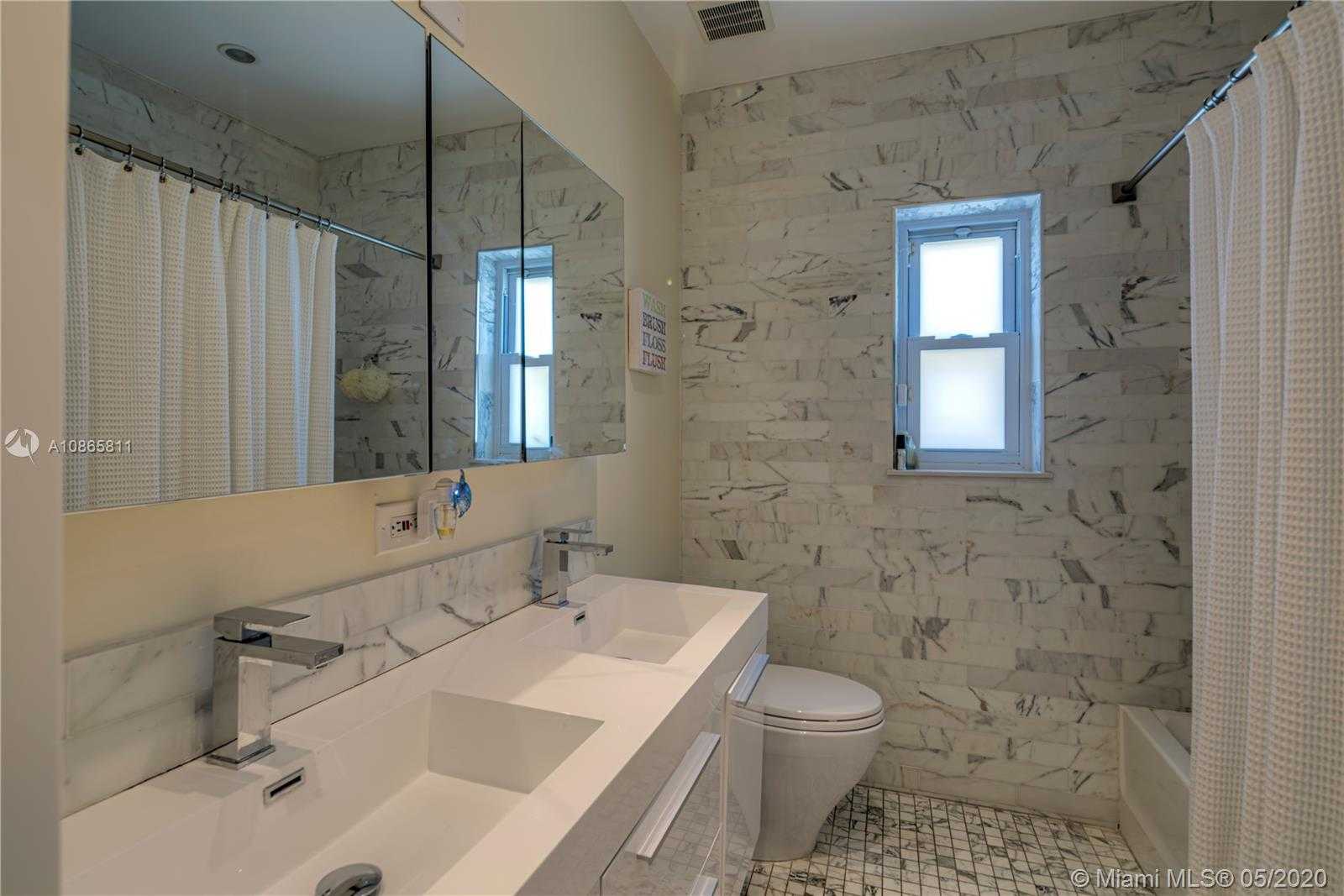 Small Image of 9265 DICKENS AVE, Surfside Number 12