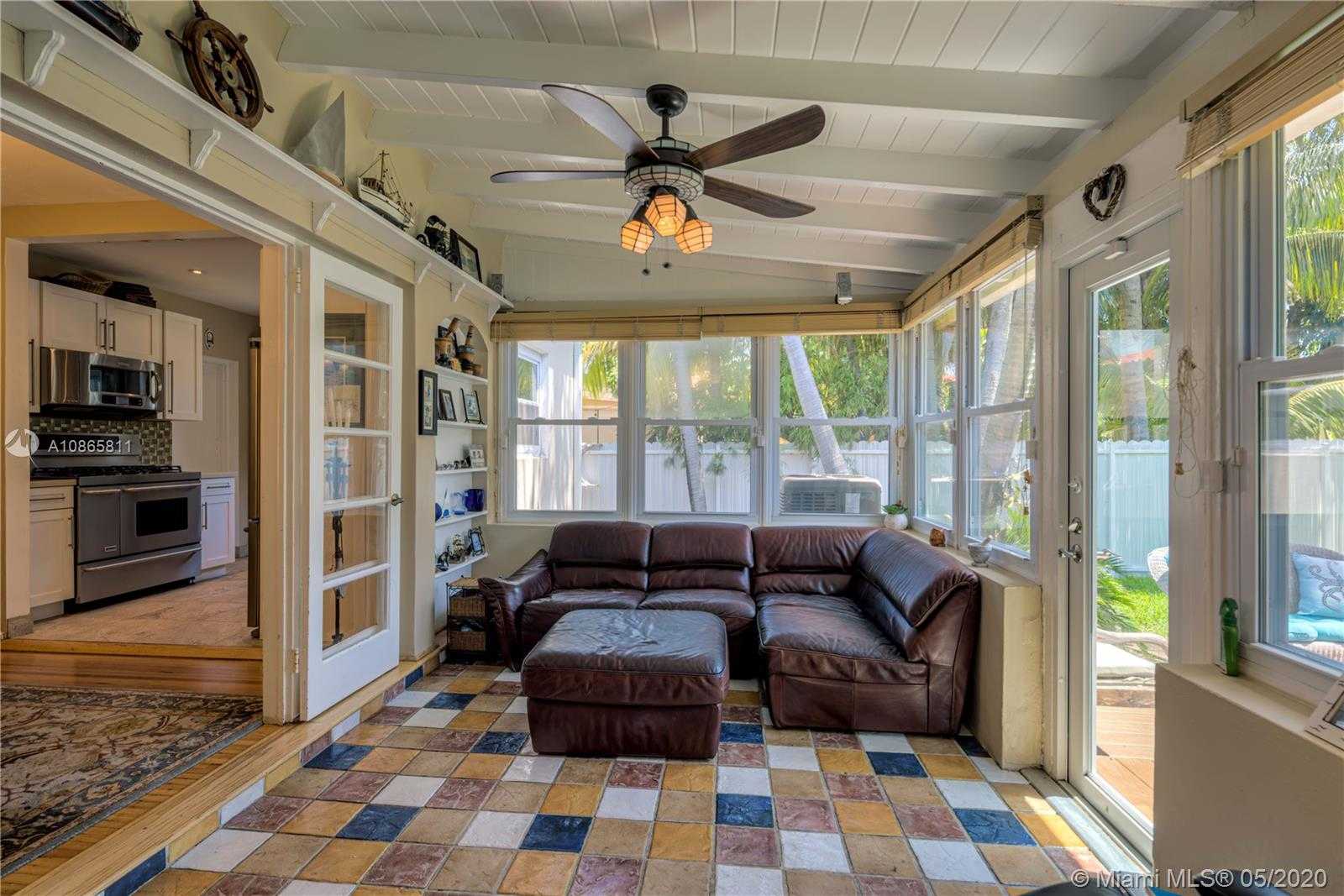 Small Image of 9265 DICKENS AVE, Surfside Number 14