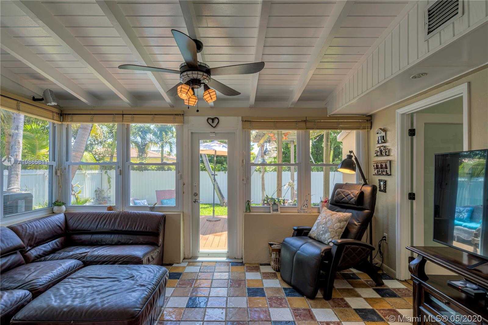 Small Image of 9265 DICKENS AVE, Surfside Number 17