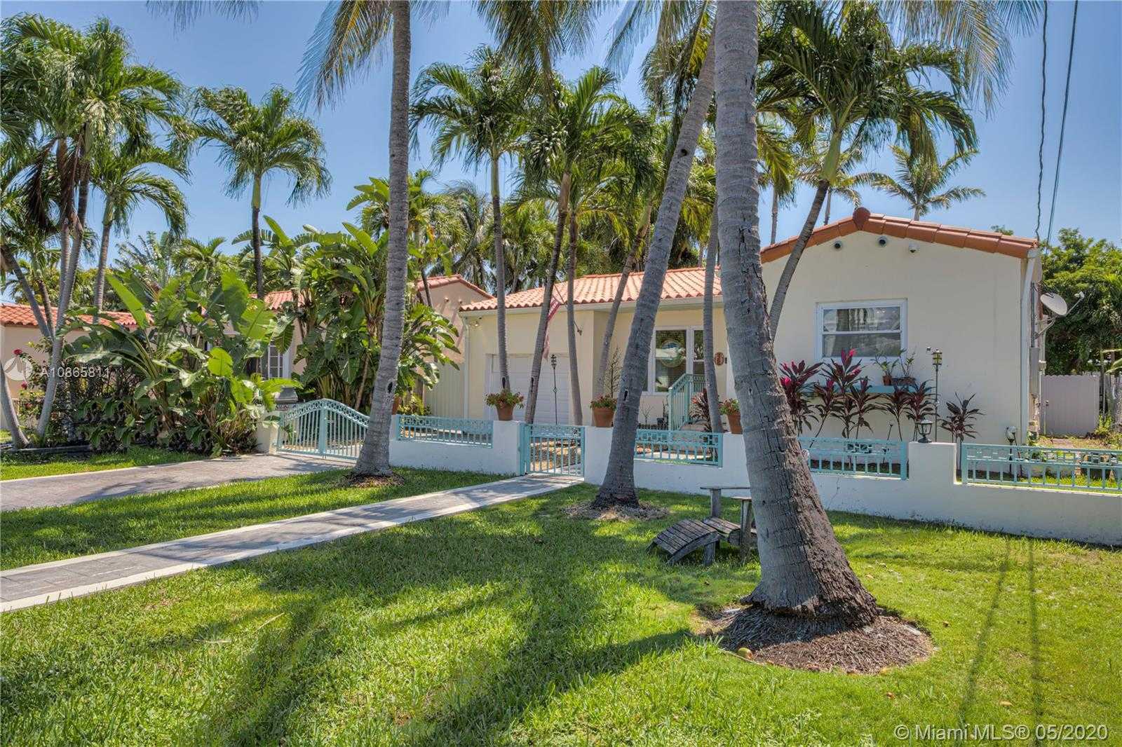 Small Image of 9265 DICKENS AVE, Surfside Number 2