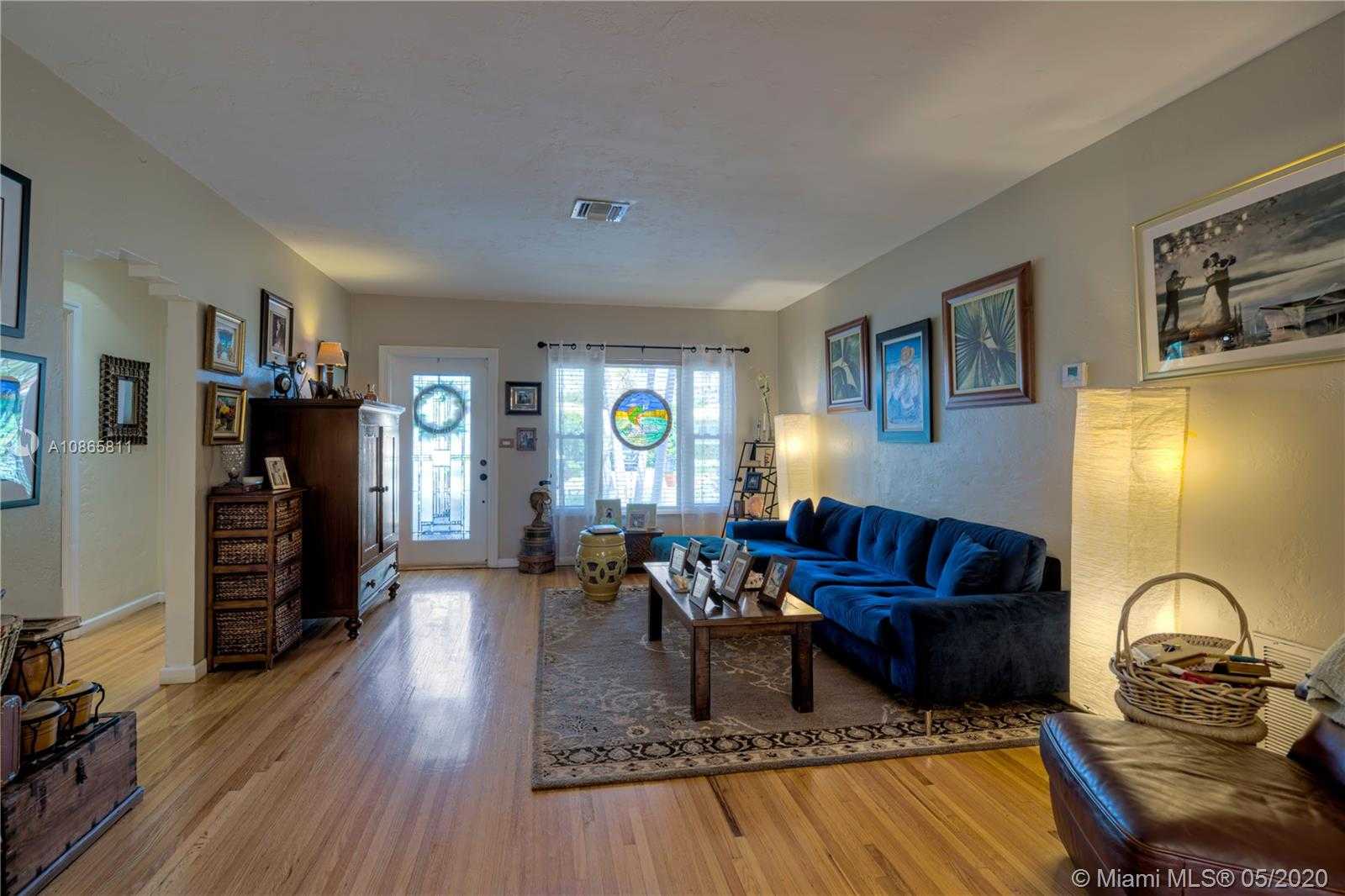 Small Image of 9265 DICKENS AVE, Surfside Number 5