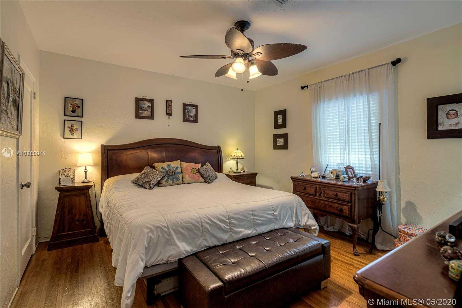 Small Image of 9265 DICKENS AVE, Surfside Number 9
