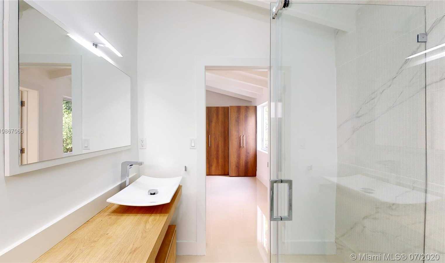 Small Image of 433 NORTH EAST 72ND ST, Miami Number 12