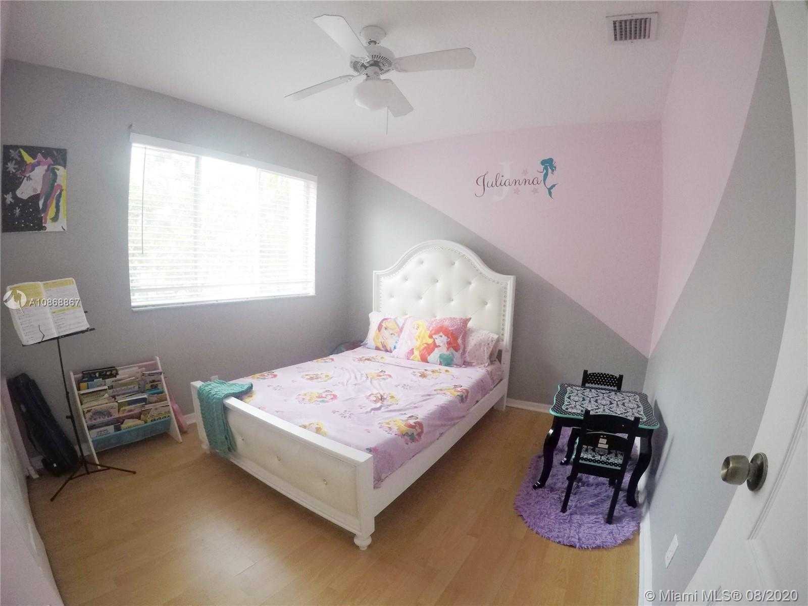 Small Image of 11272 ROUNDELAY RD, Cooper City Number 10