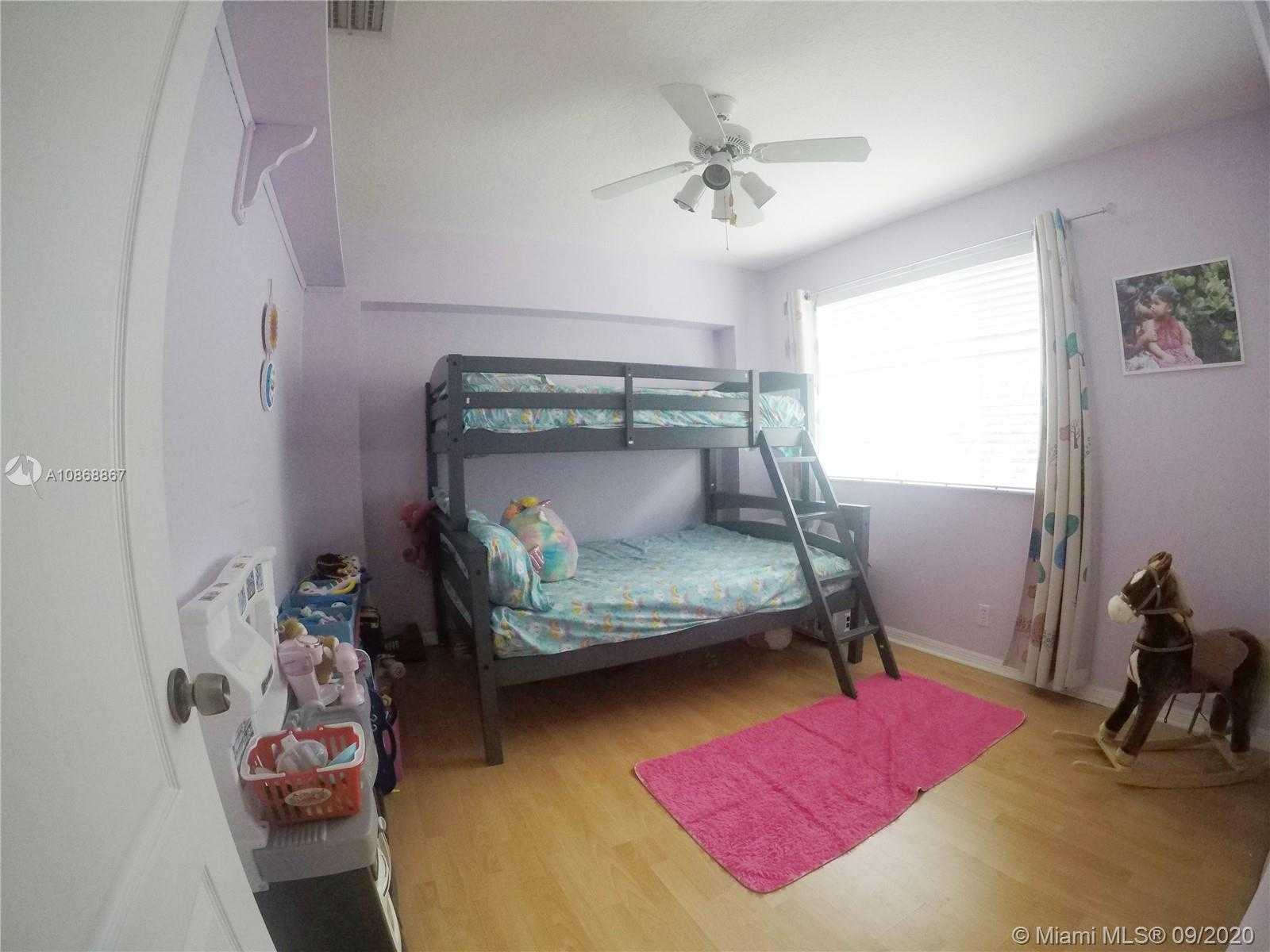 Small Image of 11272 ROUNDELAY RD, Cooper City Number 11