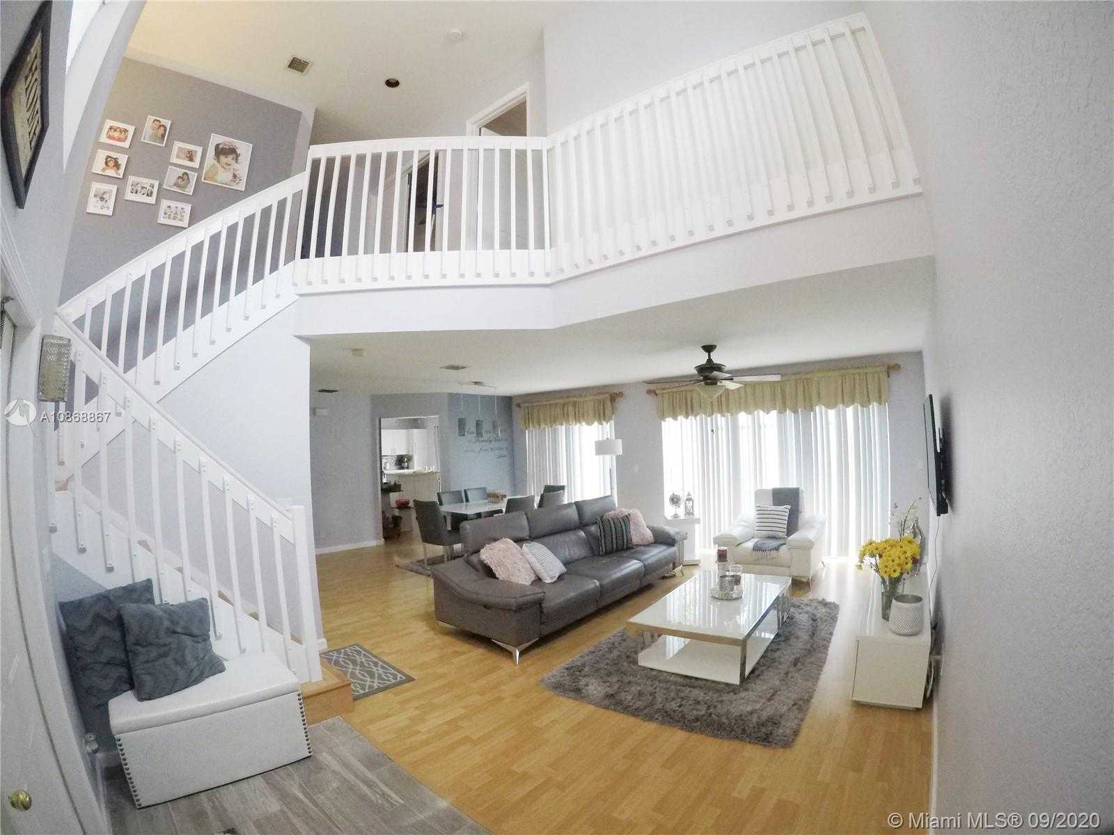 Small Image of 11272 ROUNDELAY RD, Cooper City Number 2