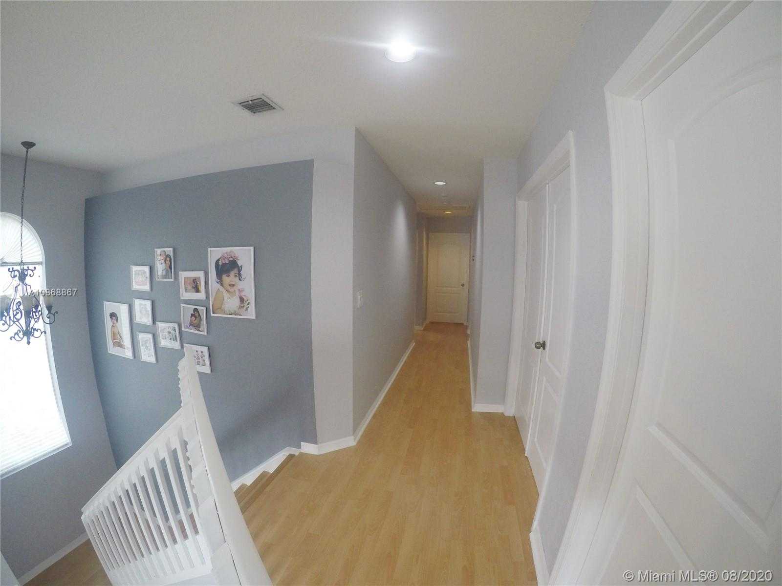 Small Image of 11272 ROUNDELAY RD, Cooper City Number 7
