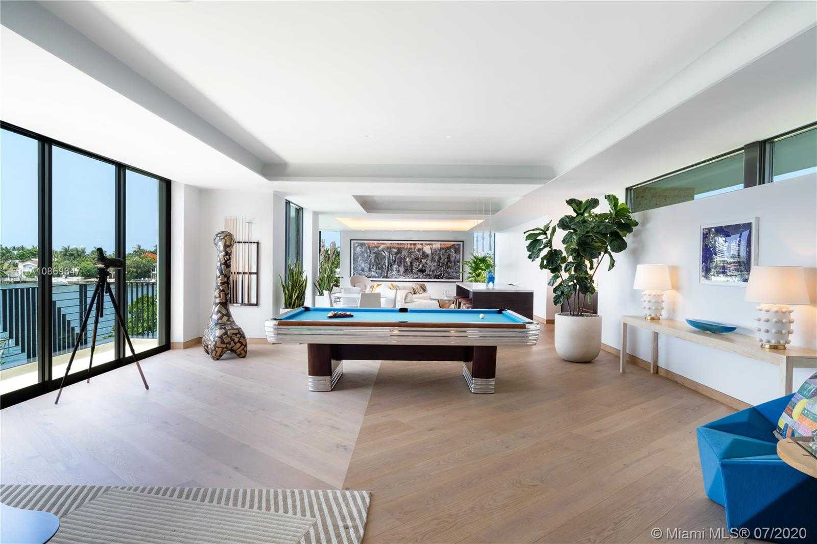 Small Image of 1429 NORTH VENETIAN WAY, Miami Number 13