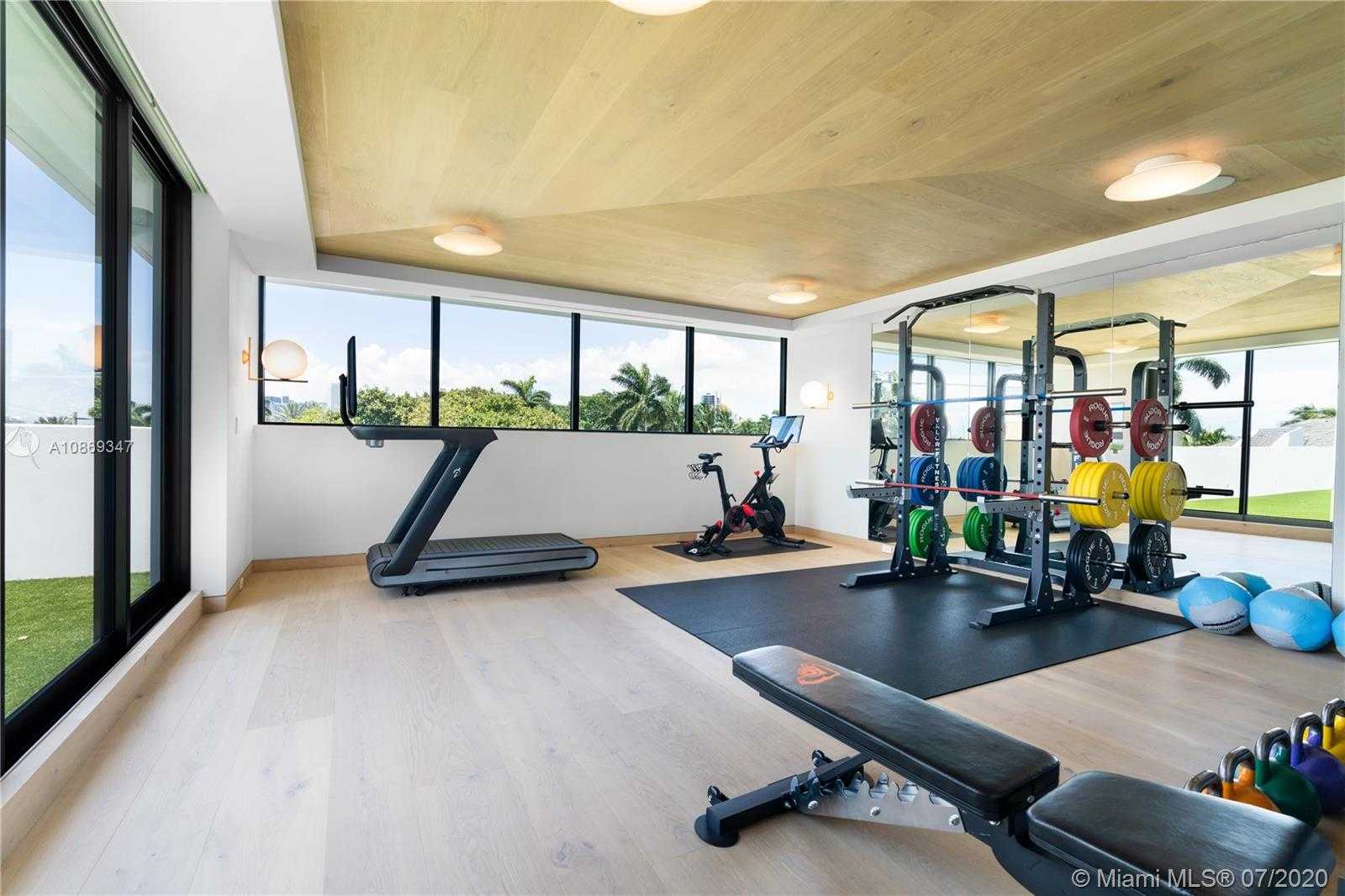 Small Image of 1429 NORTH VENETIAN WAY, Miami Number 14