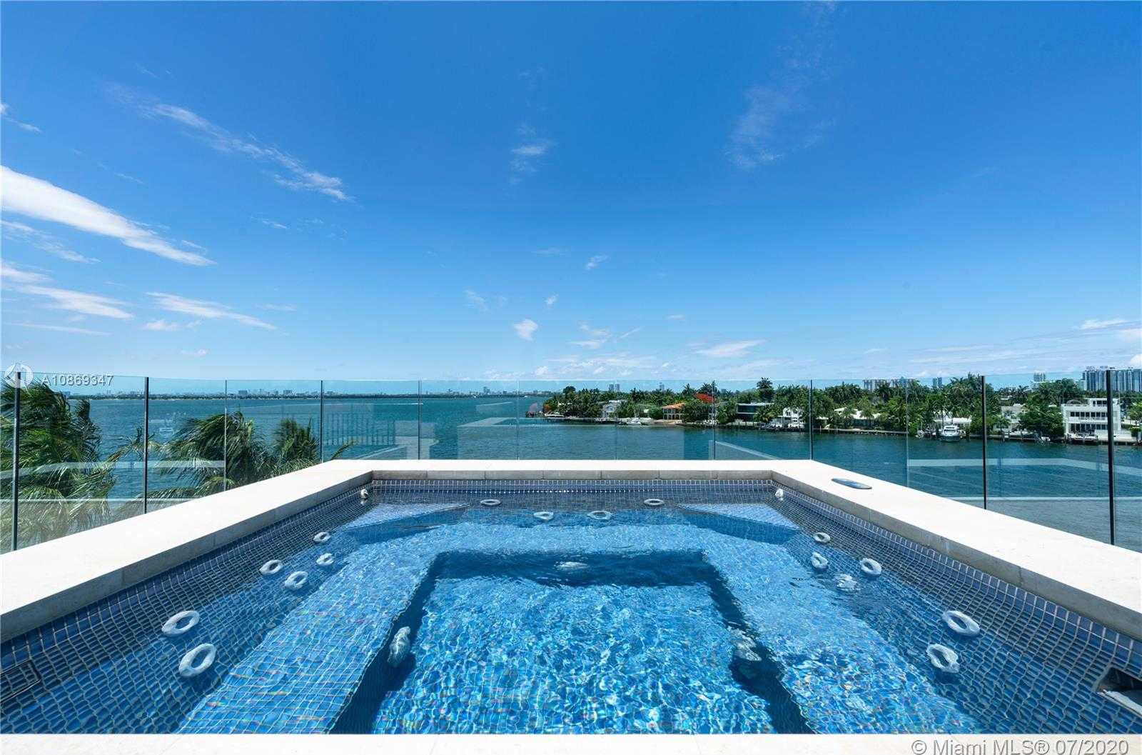 Small Image of 1429 NORTH VENETIAN WAY, Miami Number 18