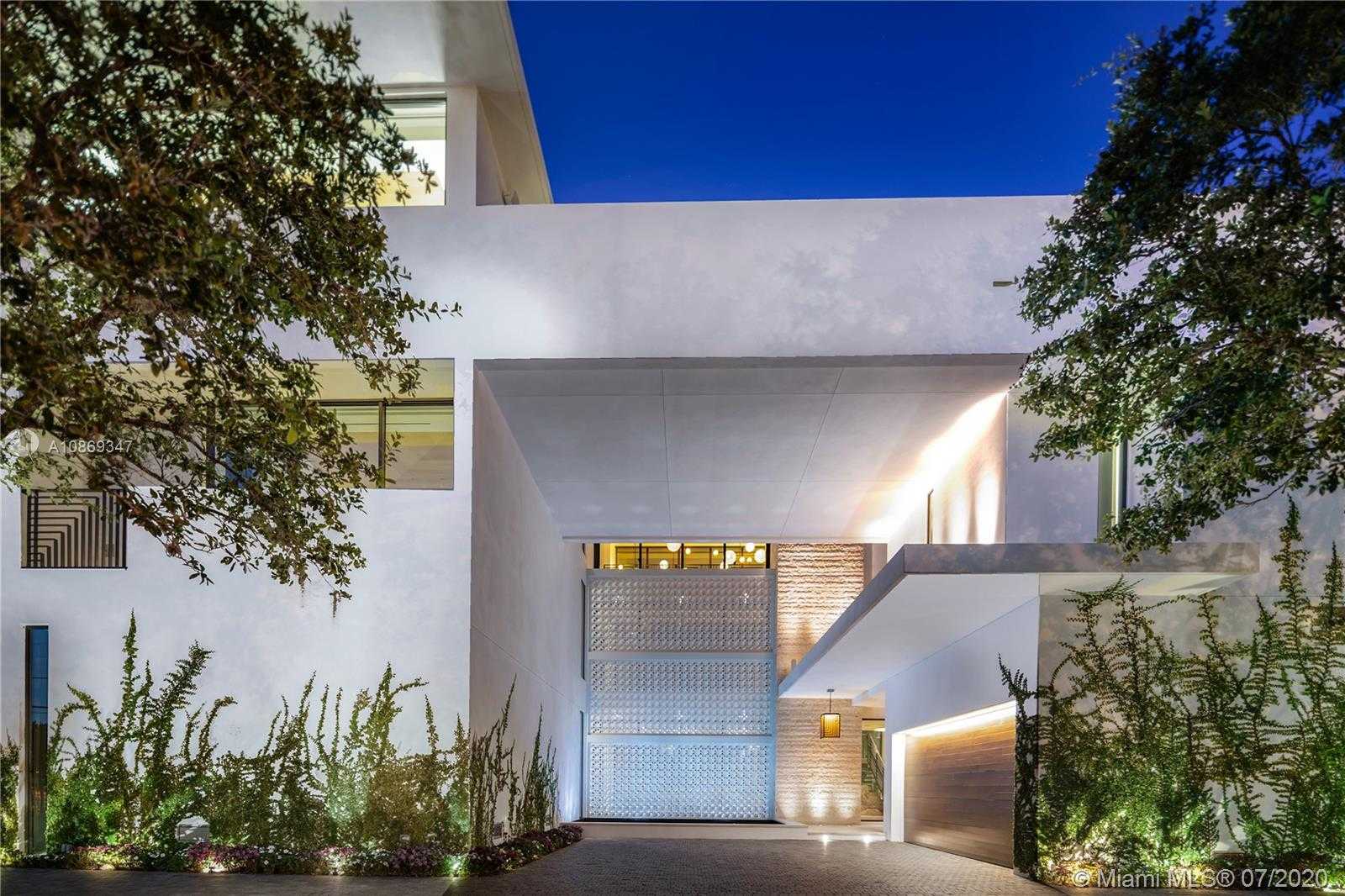 Small Image of 1429 NORTH VENETIAN WAY, Miami Number 22