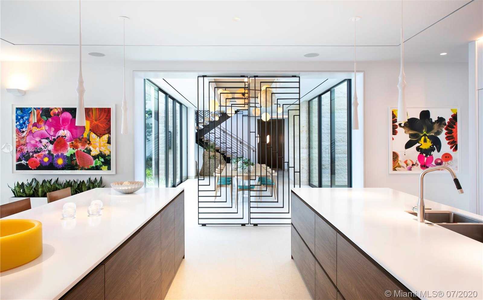 Small Image of 1429 NORTH VENETIAN WAY, Miami Number 5