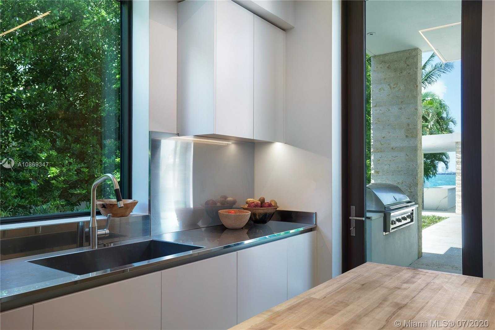 Small Image of 1429 NORTH VENETIAN WAY, Miami Number 8