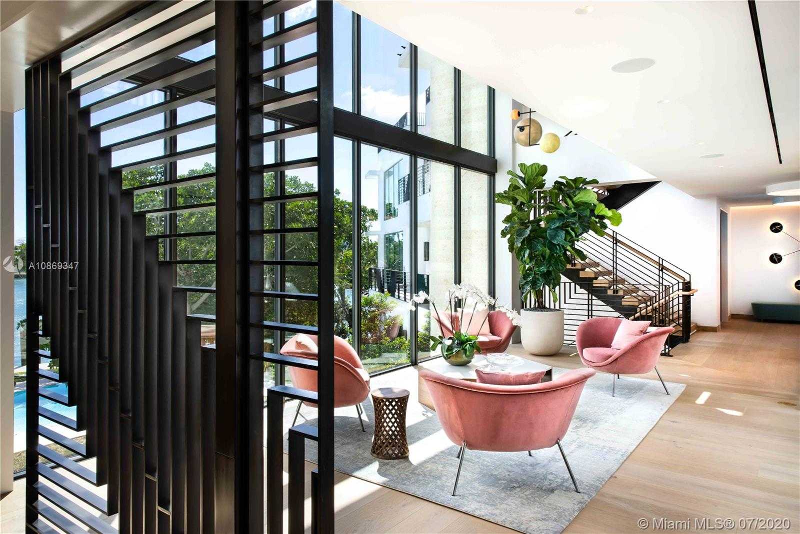 Small Image of 1429 NORTH VENETIAN WAY, Miami Number 9