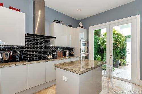 Small Image of 10 COCONUT LN, Key Biscayne Number 12