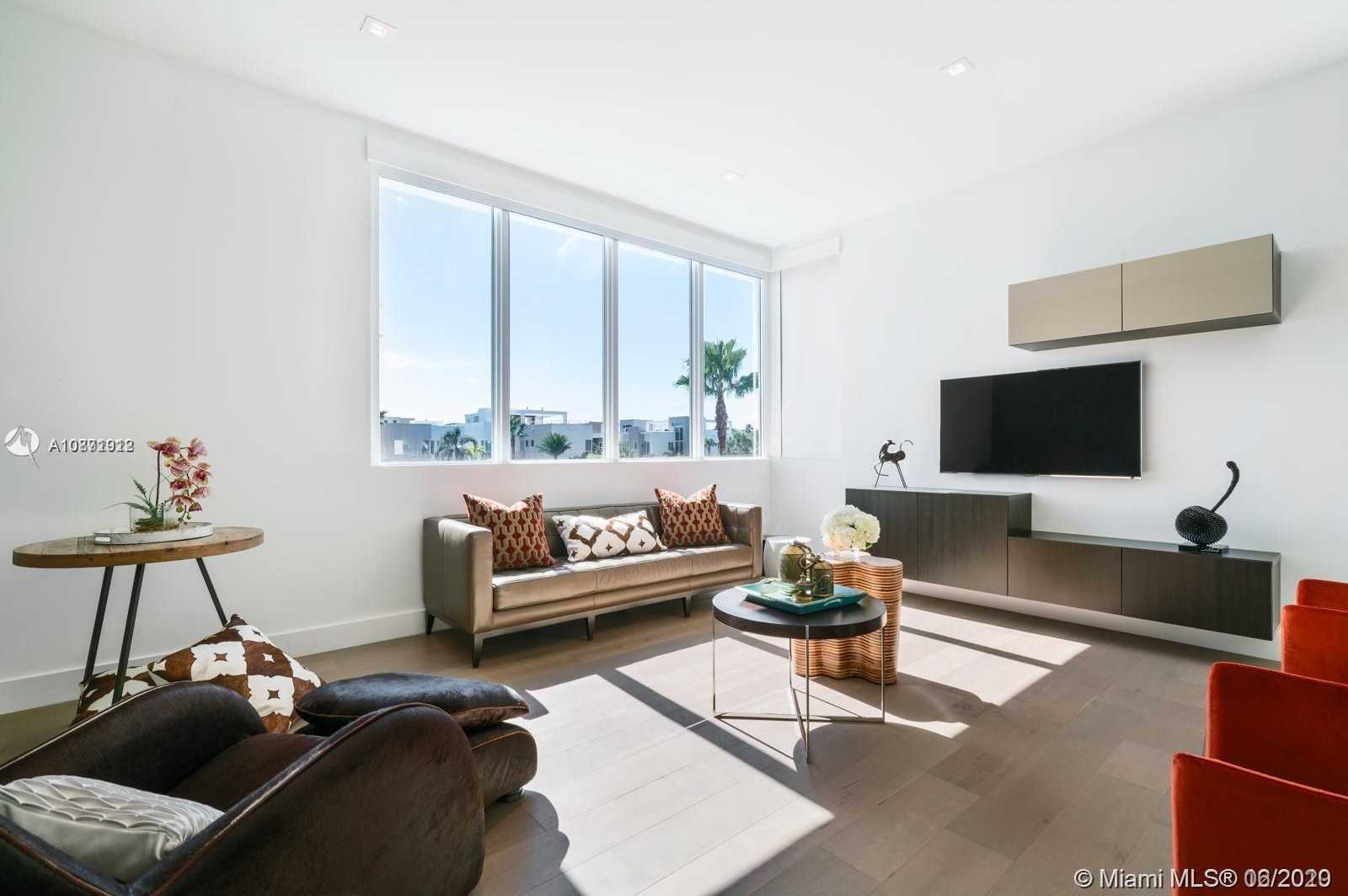 Small Image of 10560 NORTH WEST 68 TER, Doral Number 13