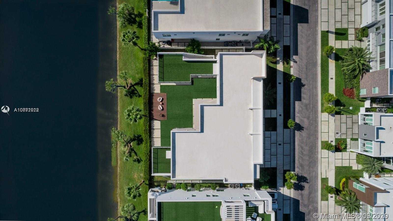 Small Image of 10560 NORTH WEST 68 TER, Doral Number 3