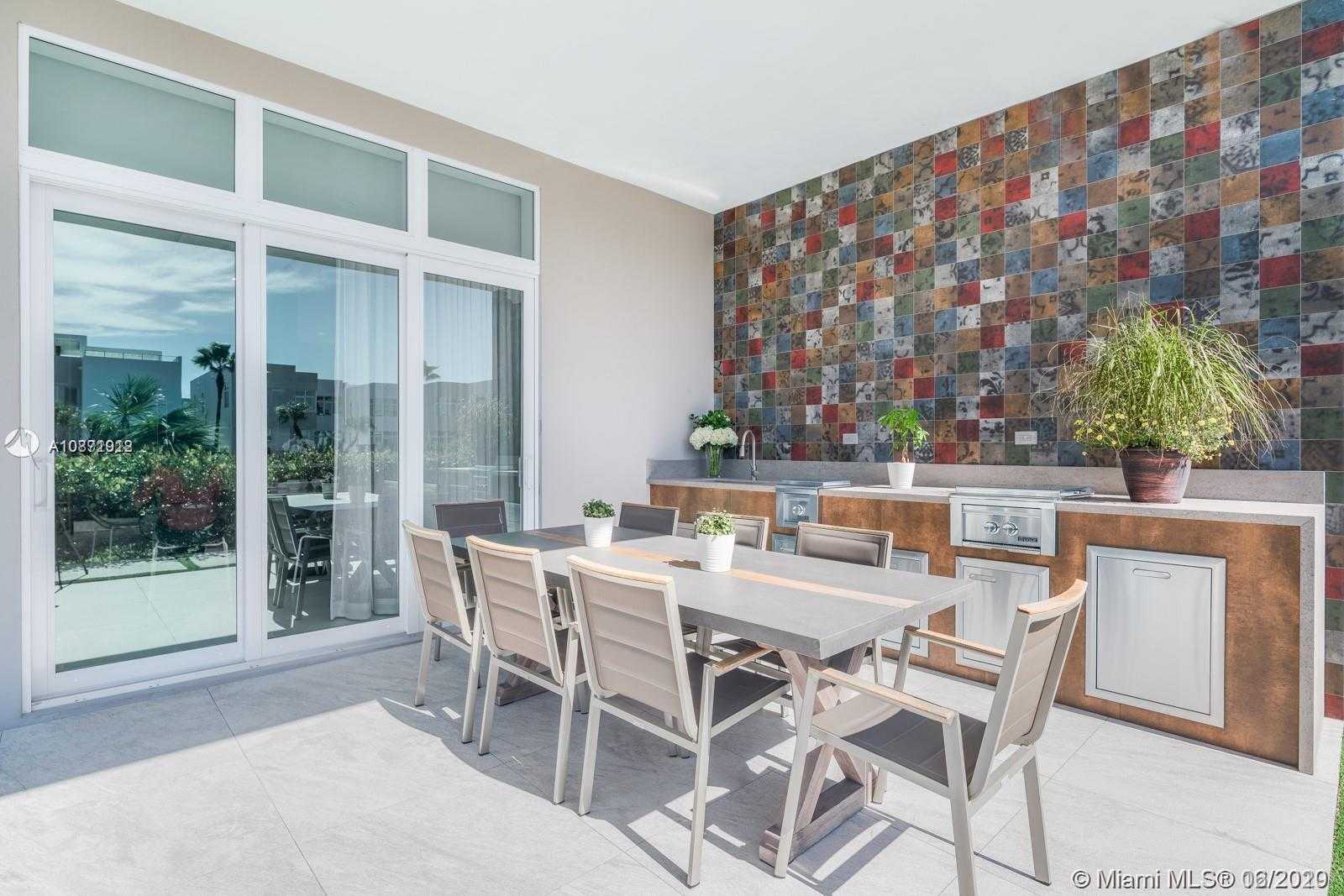 Small Image of 10560 NORTH WEST 68 TER, Doral Number 5