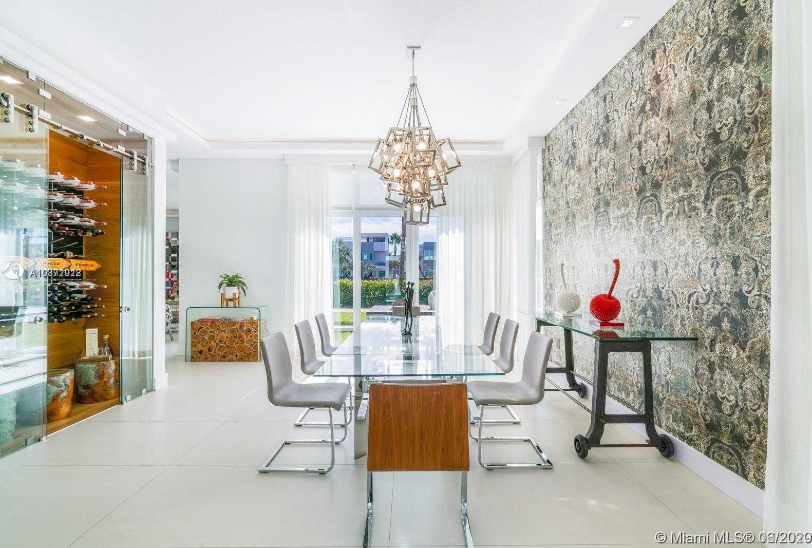 Small Image of 10560 NORTH WEST 68 TER, Doral Number 8