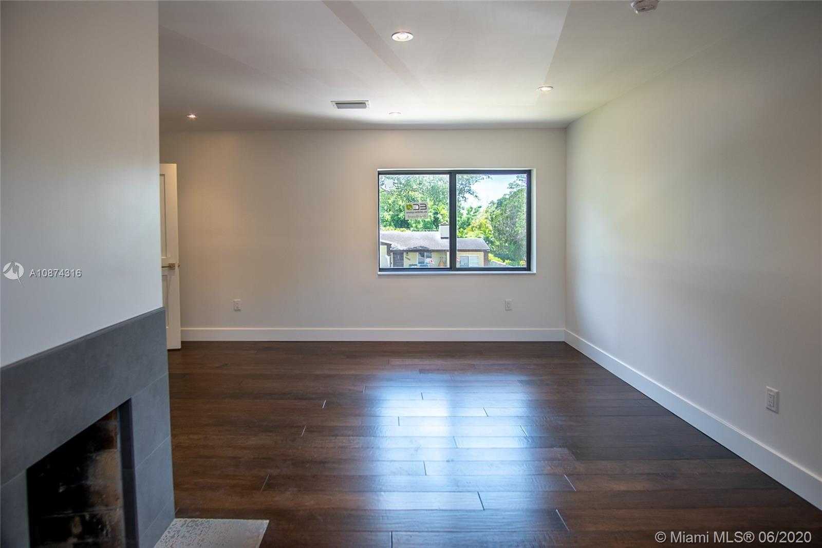 Small Image of 4675 SOUTH WEST 13TH TER, Miami Number 19