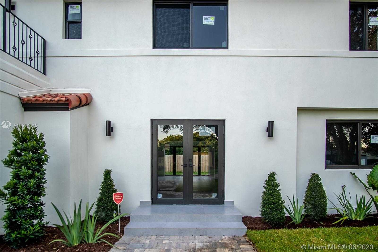 Small Image of 4675 SOUTH WEST 13TH TER, Miami Number 29
