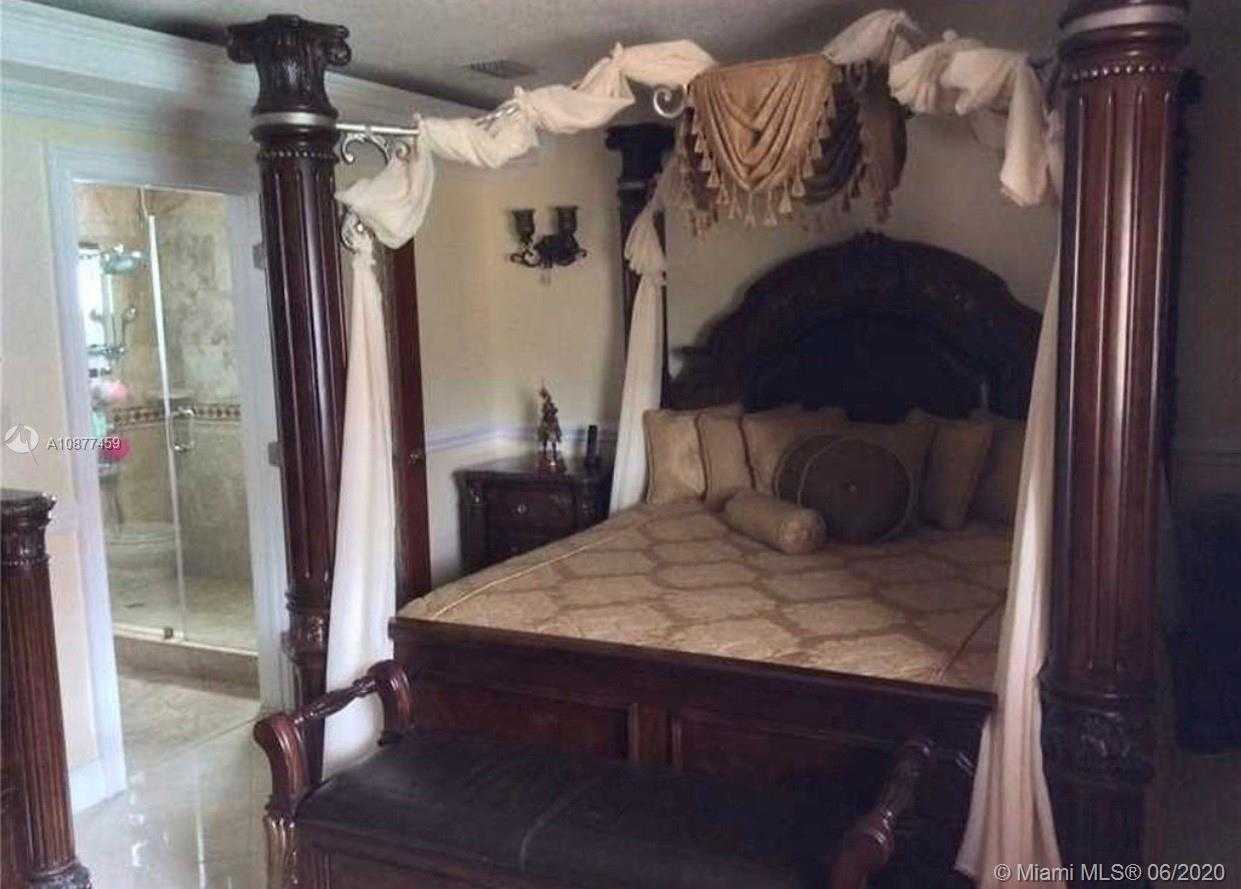 Small Image of 4931 SOUTH WEST 142ND PL, Miami Number 15