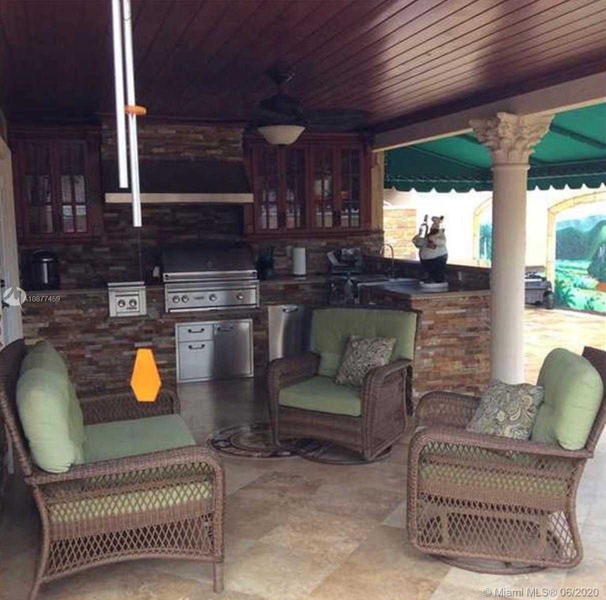 Small Image of 4931 SOUTH WEST 142ND PL, Miami Number 23
