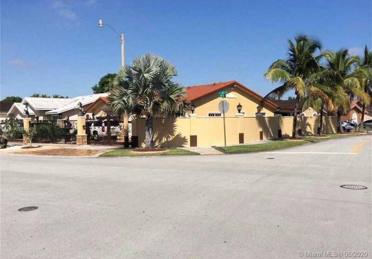 Small Image of 4931 SOUTH WEST 142ND PL, Miami Number 3