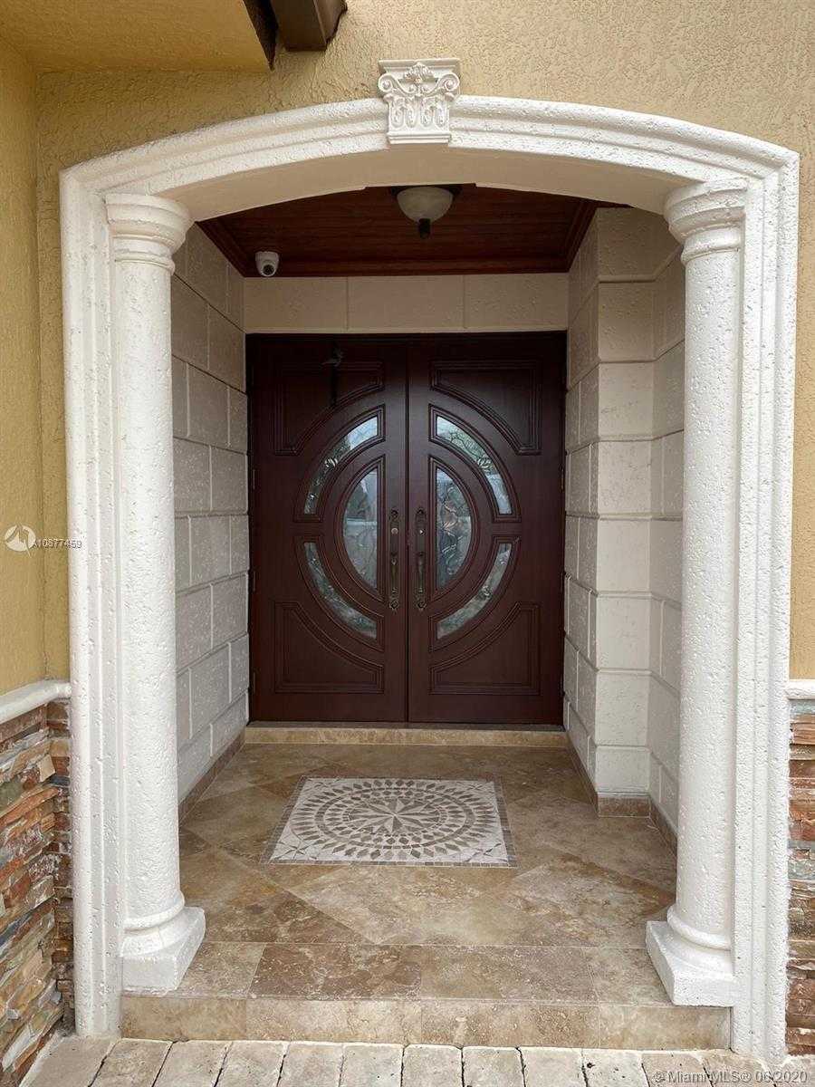 Small Image of 4931 SOUTH WEST 142ND PL, Miami Number 8